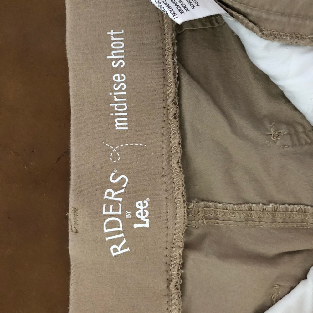 5" Ladies Tan Midrise Shorts Sz 14 - Picture 3 of 6